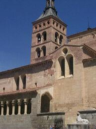 Romanesque church of San Martín